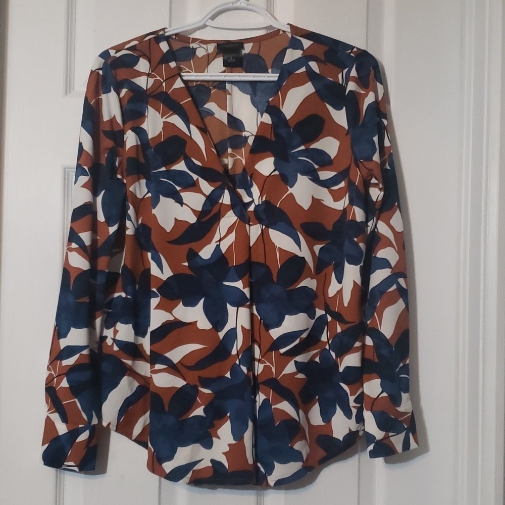 Ann Taylor V neck longsleeve blouse
